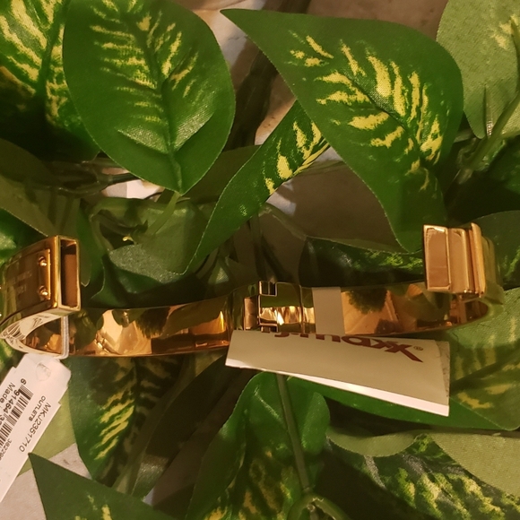 Michael Kors Goldtone Bangle  Bracelet - Picture 6 of 6